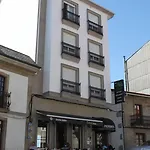 Arenas *